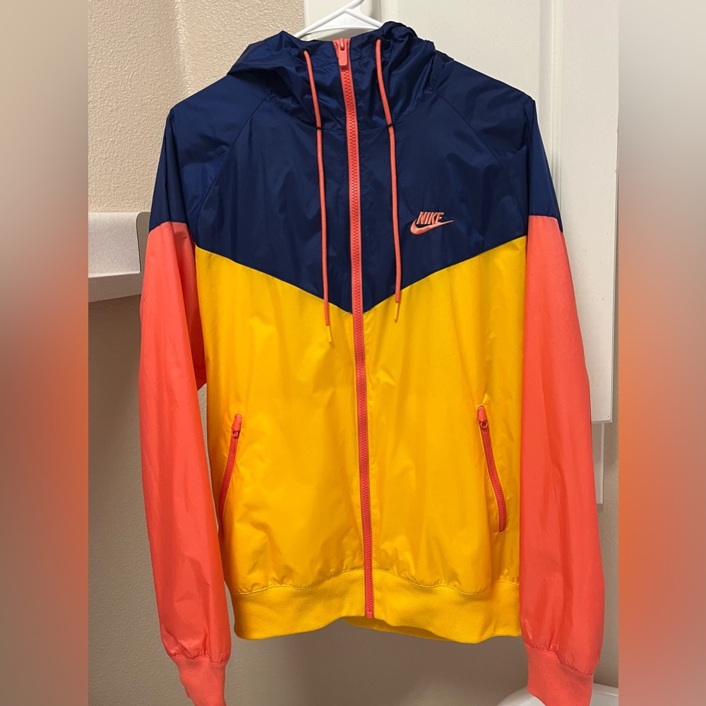 Nike Sportswear Windrunner Jacket “University Gold/Blue Void/Magic Ember”